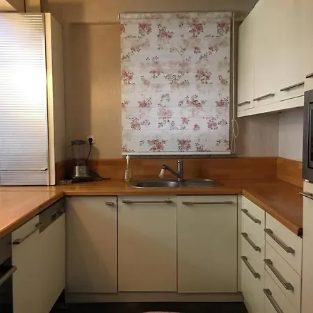 Isiklar Caddesinde 2+1 *